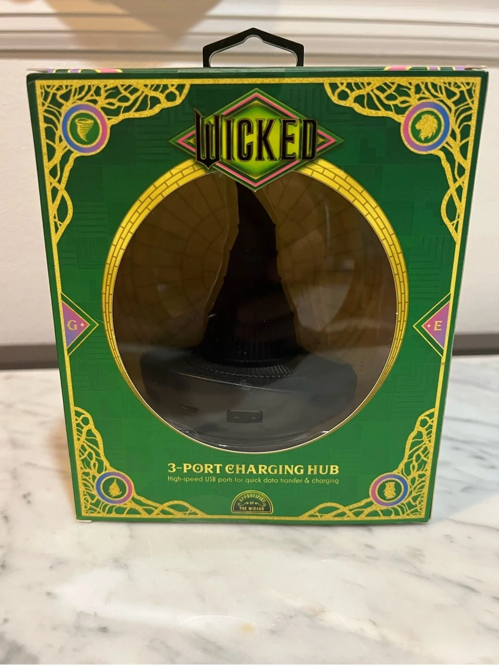 🤎 New in Box Wicked Elphaba Witch Hat 3 Port Charging Hub 2 USB-A and 1 USB-B